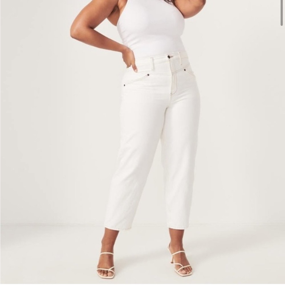 Abercrombie & Fitch High Rise Mom Straight Leg Ankle Jeans